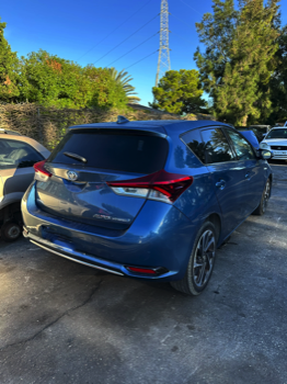 Auris Hybrid